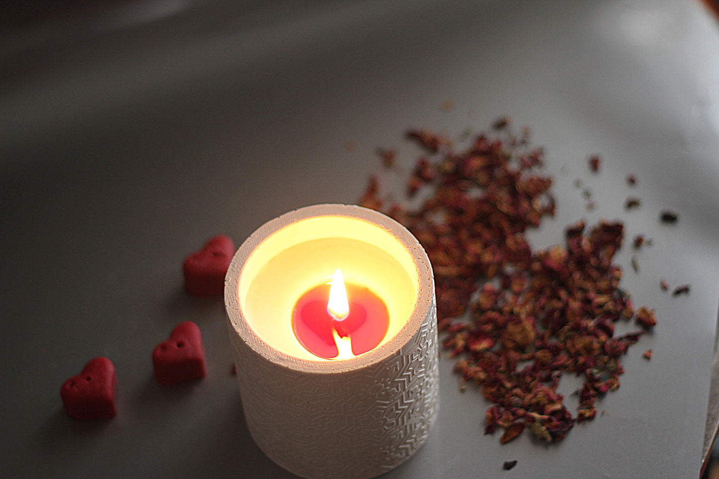 The Love Candle "Marbled scented candle"